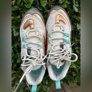 Women’s Nike Air Max 98 SE